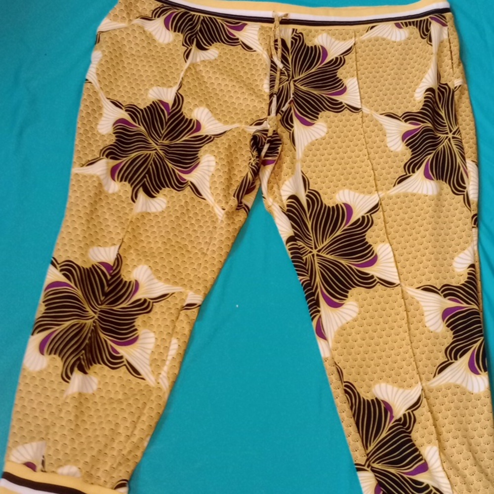 ASHLEY STEWART SPORT, YELLOW AND BLACK PRINT PANTS, SIZE 30-32 - Picture 2 of 10